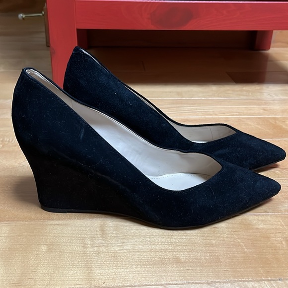 Marc Fisher Suede Wedge Heels, Size 8 - Picture 1 of 6